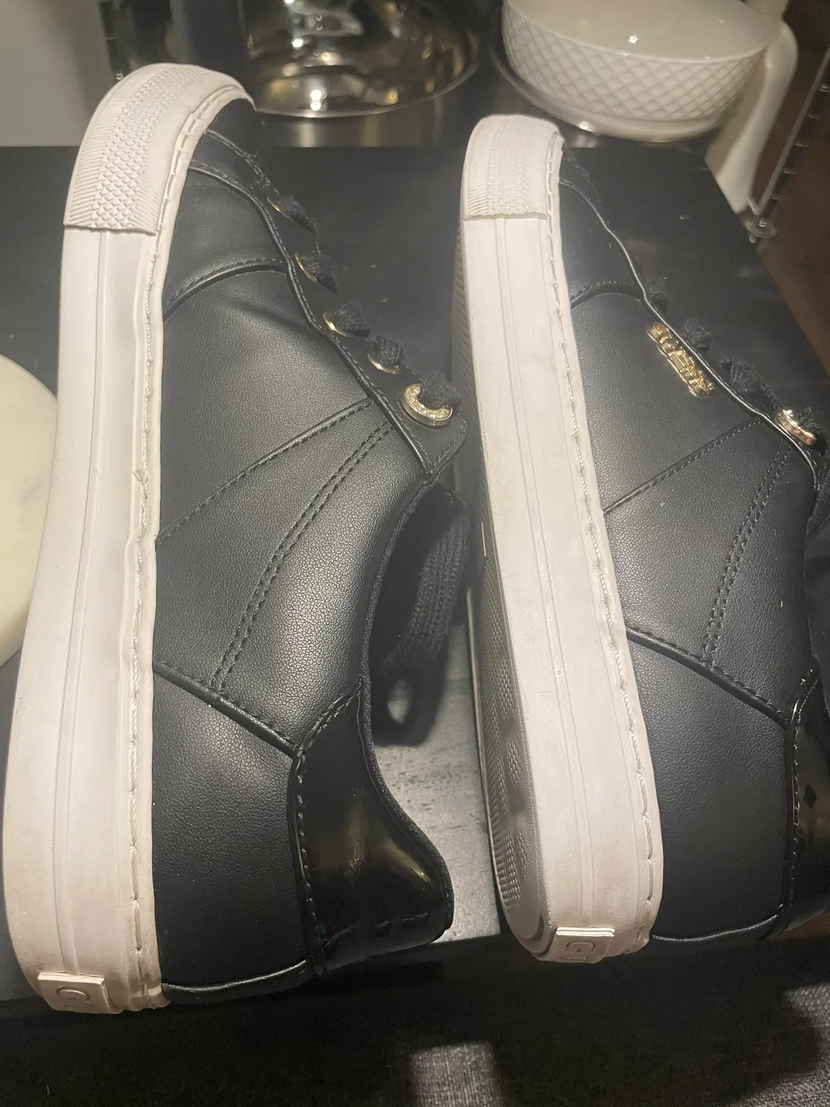 Guess Sneakers size 9 image indicator(6)