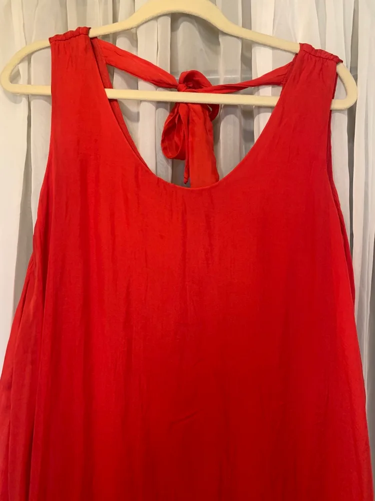 Red Sleeveless silk Dress (M) image indicator(2)