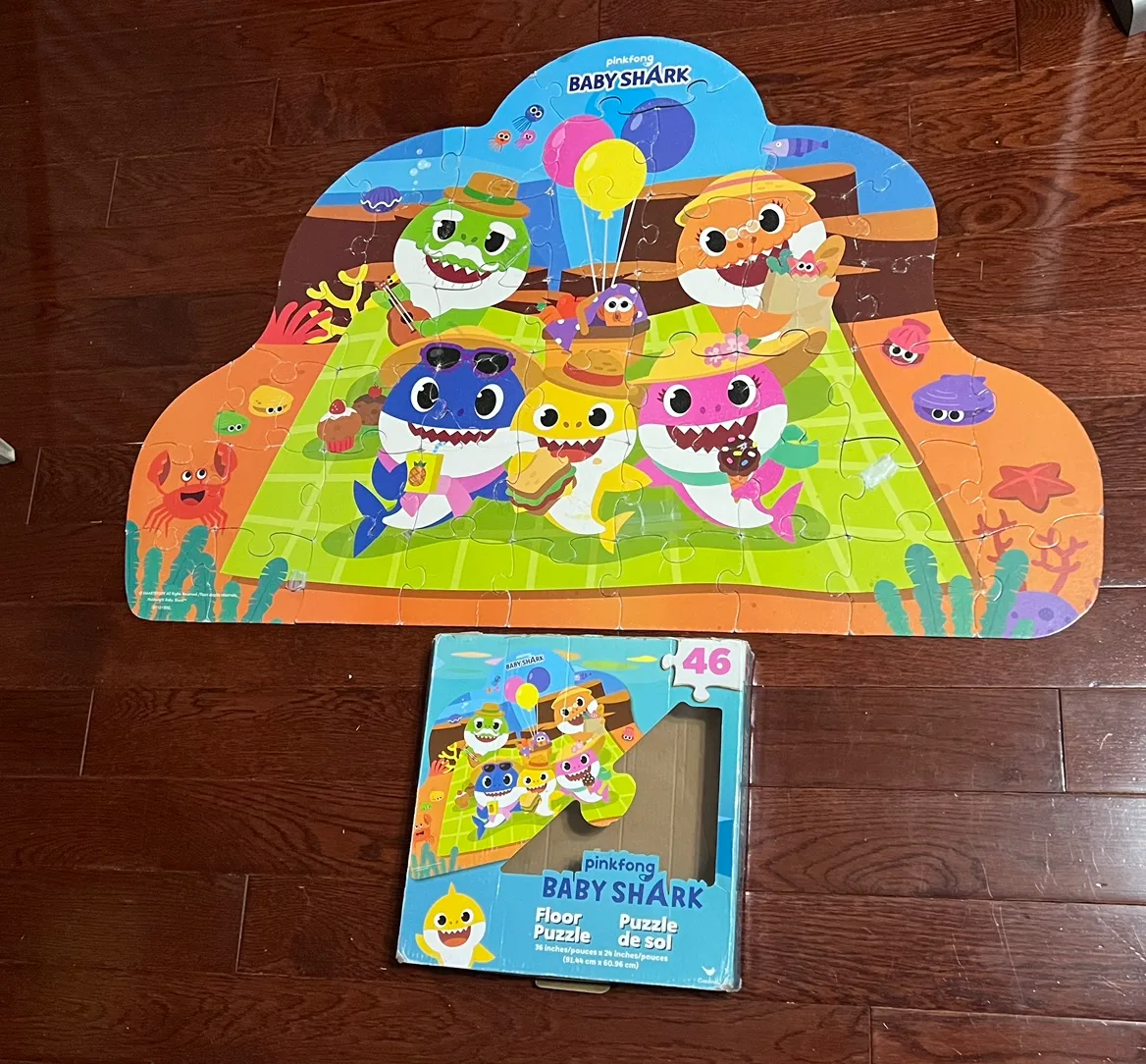 Baby Shark Floor Puzzle #freecycle thumbnail