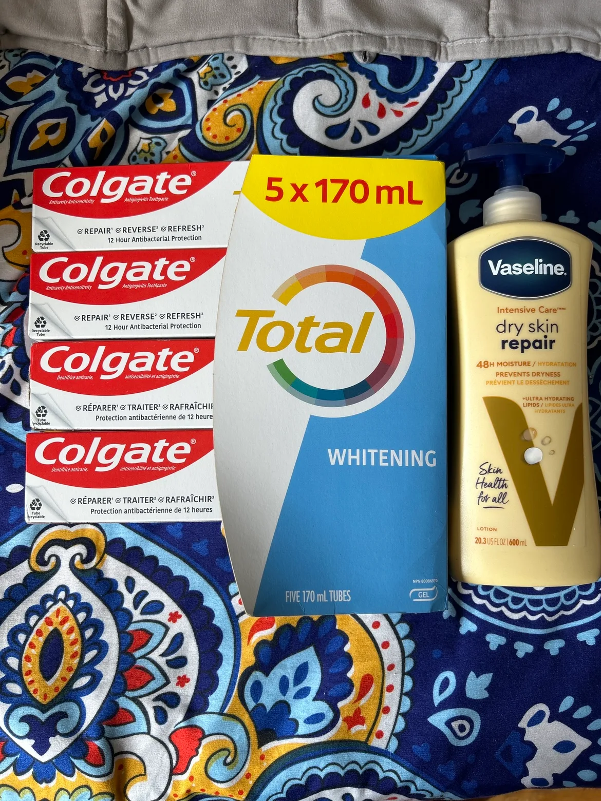 Colgate Total Whitening Toothpaste 4 x 170mL + Vaseline Dry Skin thumbnail