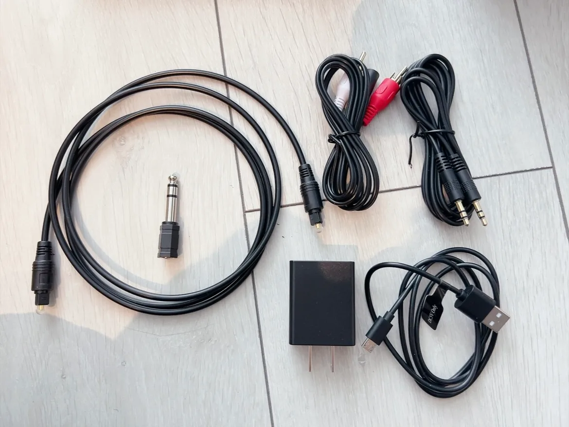 Open box🥕 Wireless Headphone for TV Transmitter Charging Dock image indicator(3)