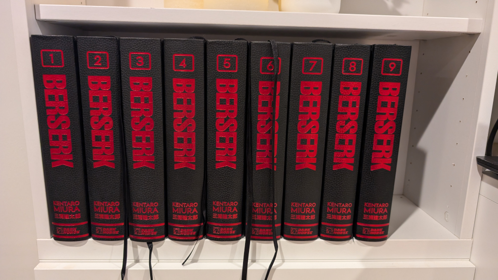 Berserk Deluxe Edition Volumes 1-9 - photo 2