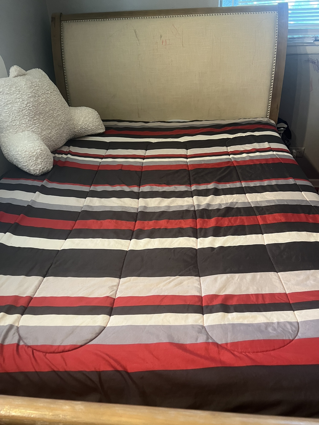 Full size bed with mattress - photo 2