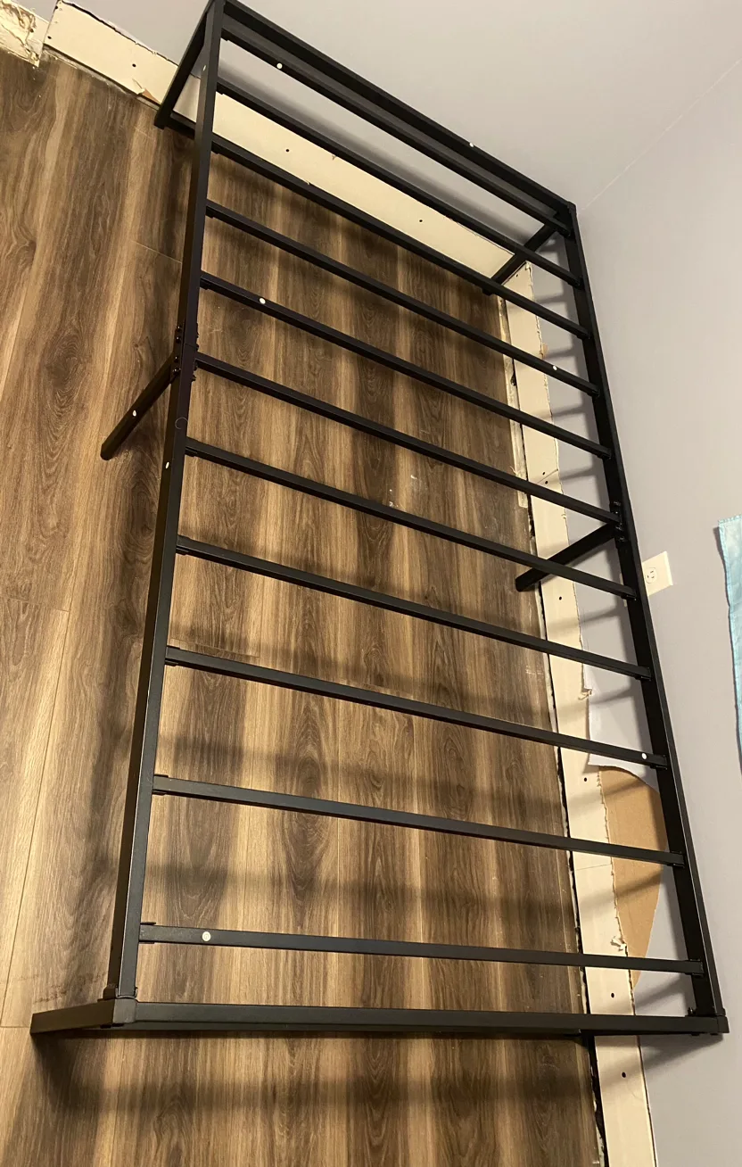 Twin size metal bed frame, like new! image indicator(2)