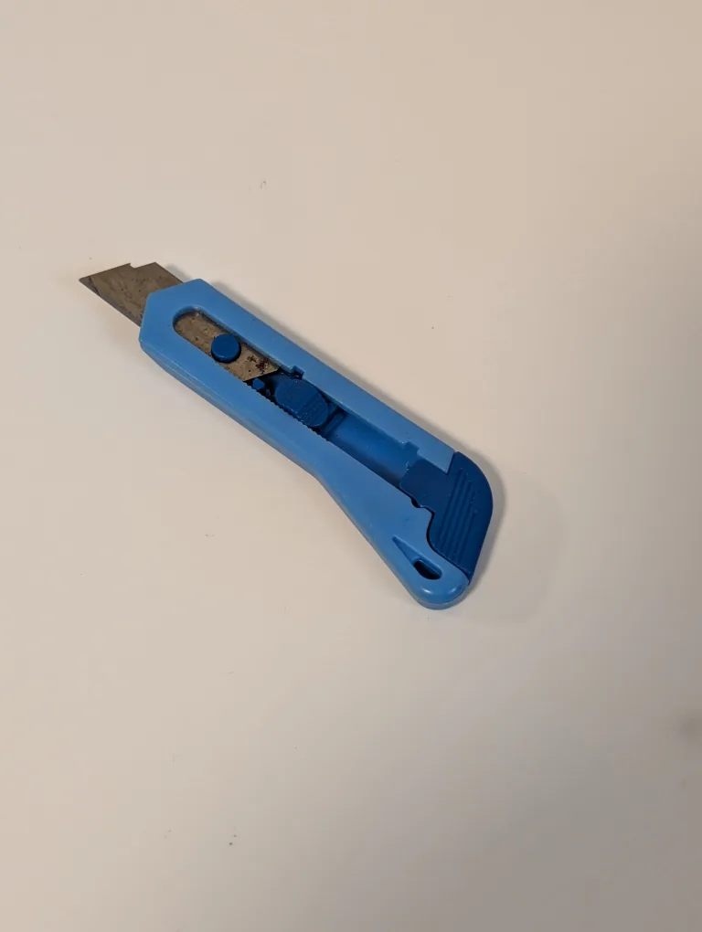 Tiny Utility Knife #freecycle thumbnail