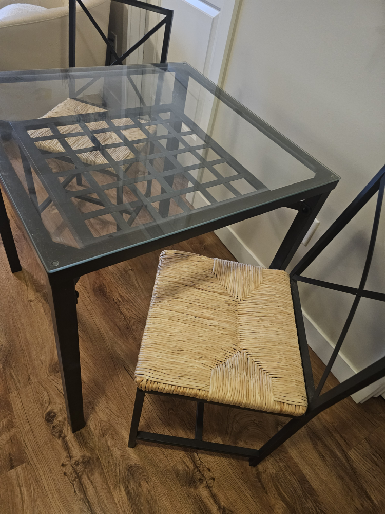 dining table and 2 chairs - photo 2