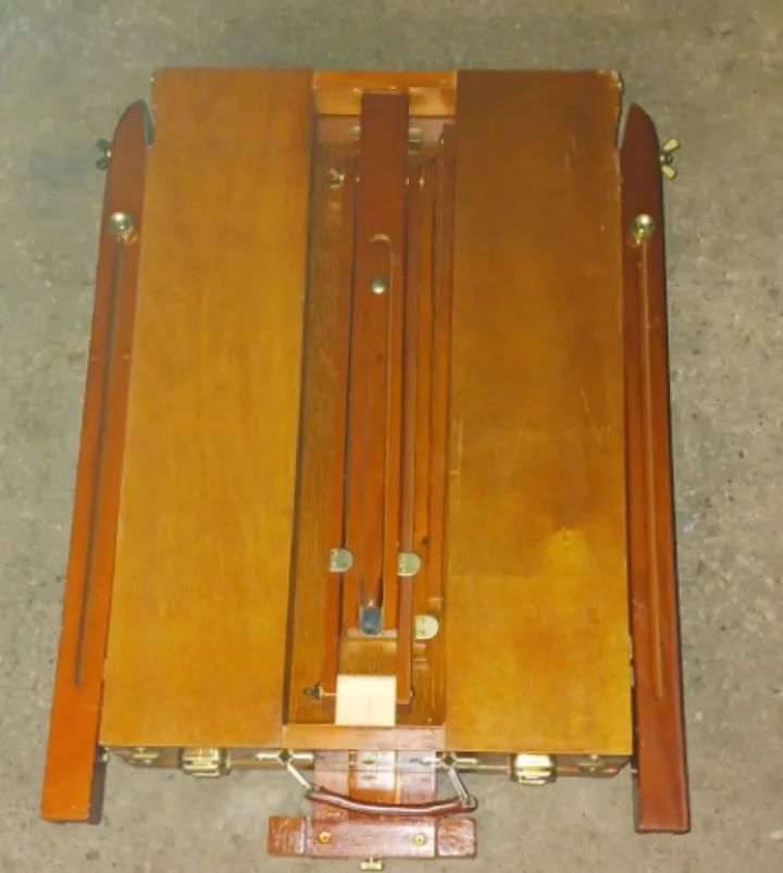 Wooden Artist's Easel, Foldable and has Carring Strap image indicator(8)