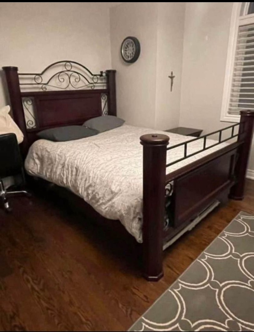 Queen-sized Bedroom Set