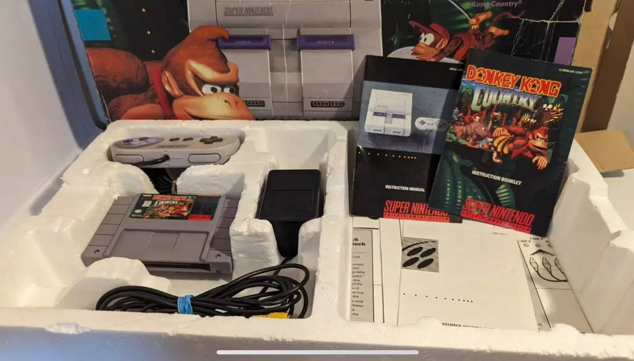 Super NES Donkey Kong Country Set (complete in box) *rare* image indicator(4)