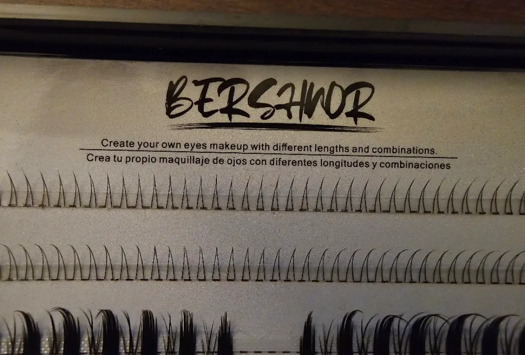 Bundle Individual Eyelashes + Comb image indicator(4)