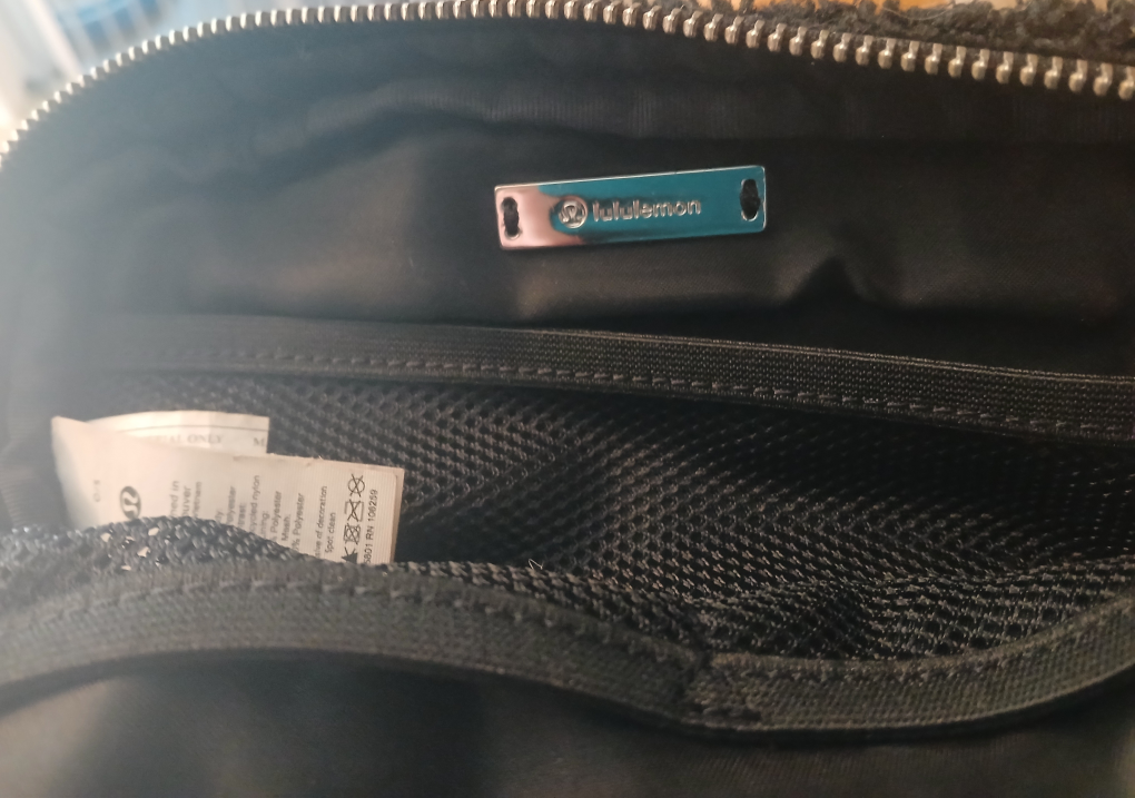 Lululemon Everywhere Belt Bag - photo 3