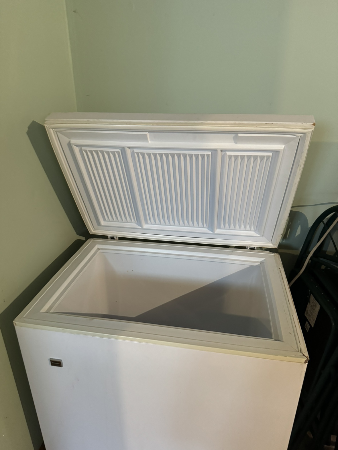 Chest Freezer - photo 2