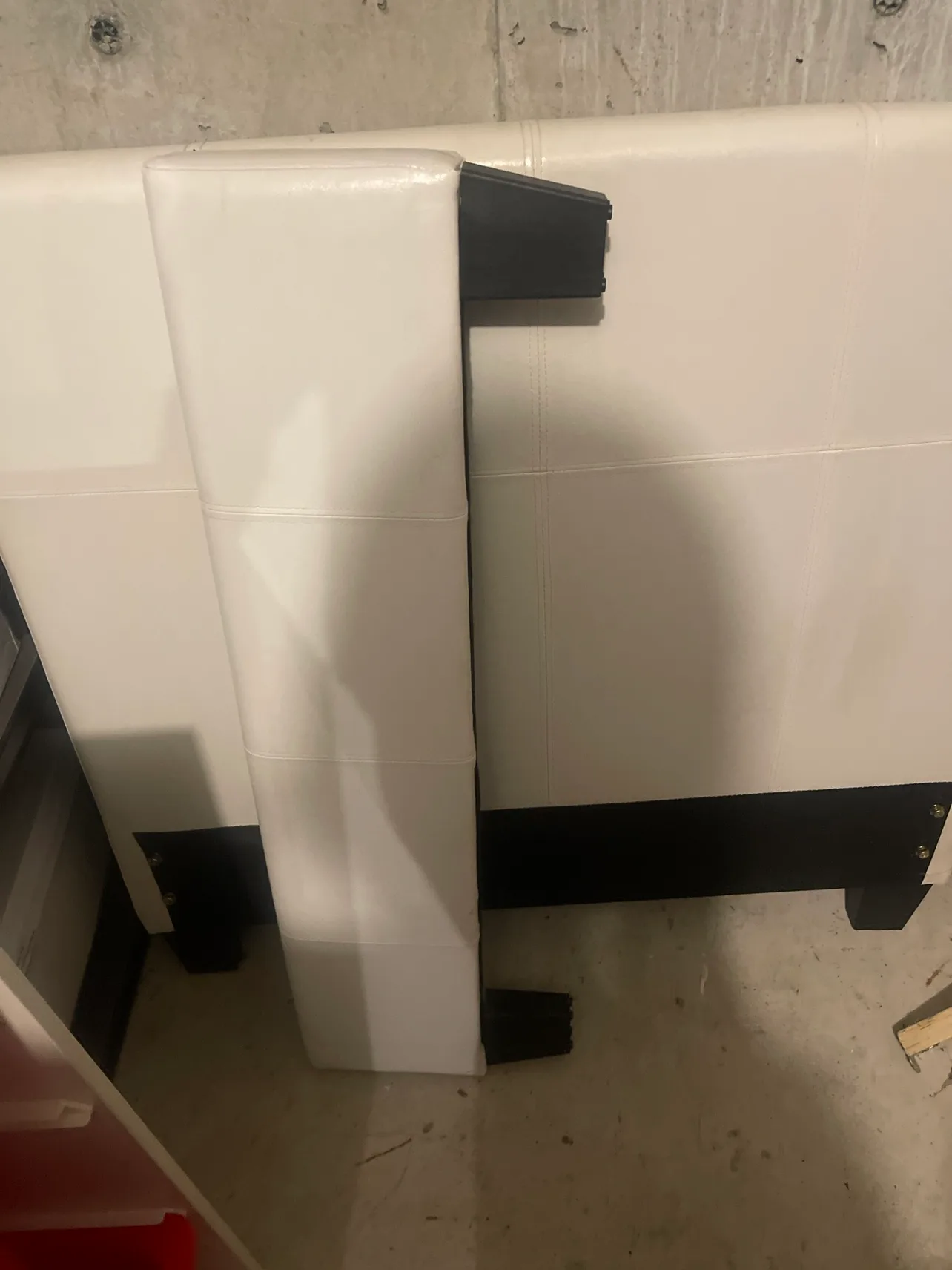 Twin bed frame with slats image indicator(2)