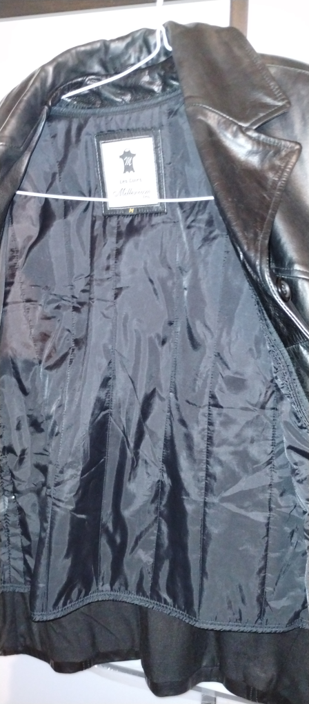 Beautiful Leather Jacket - photo 3