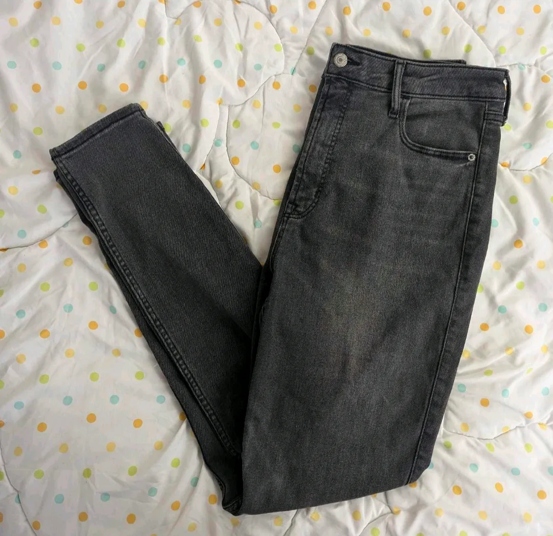 Old Navy Rockstar Super Skinny Jeans thumbnail