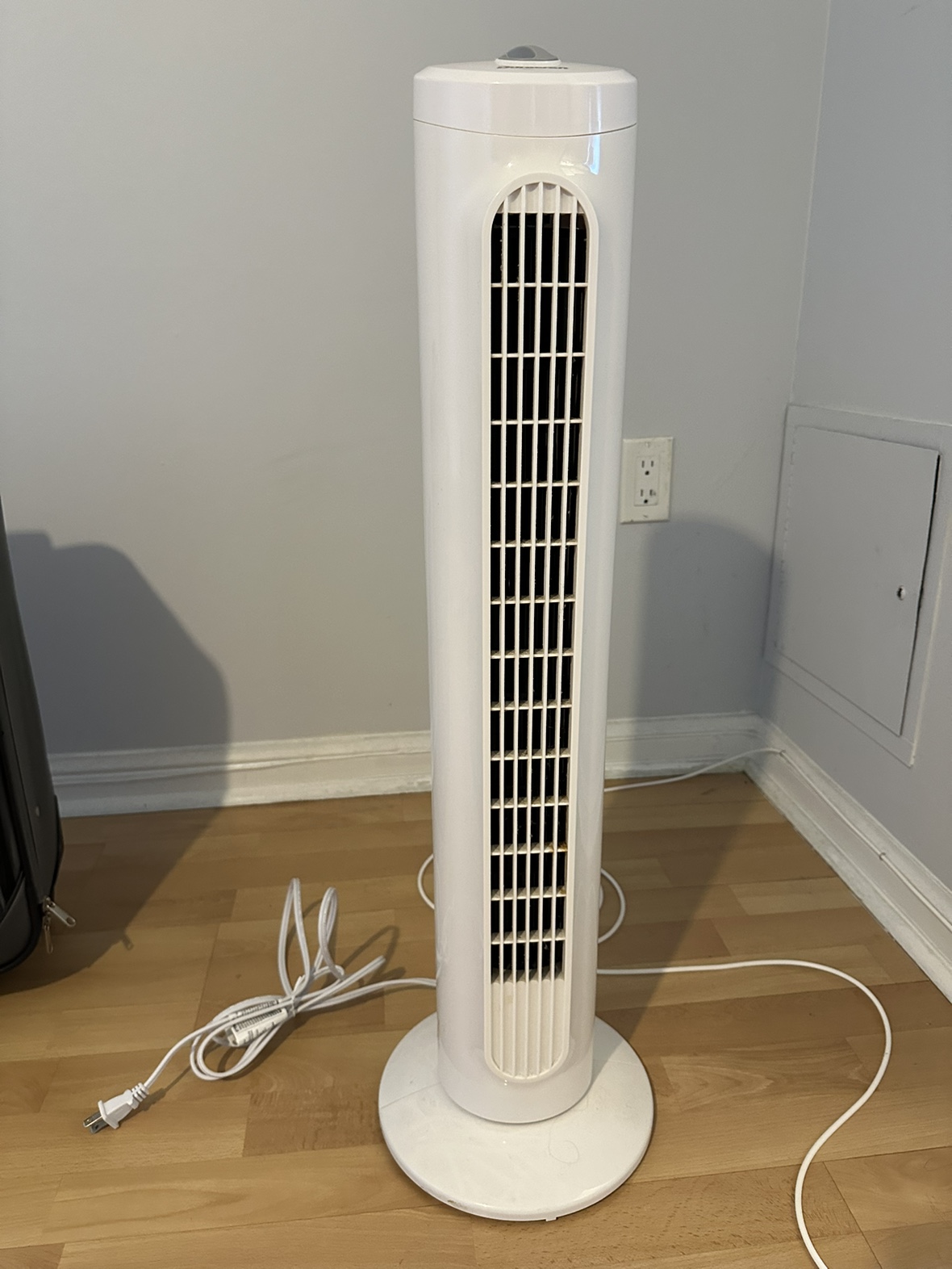 Oscillating Tower Fan - photo 3