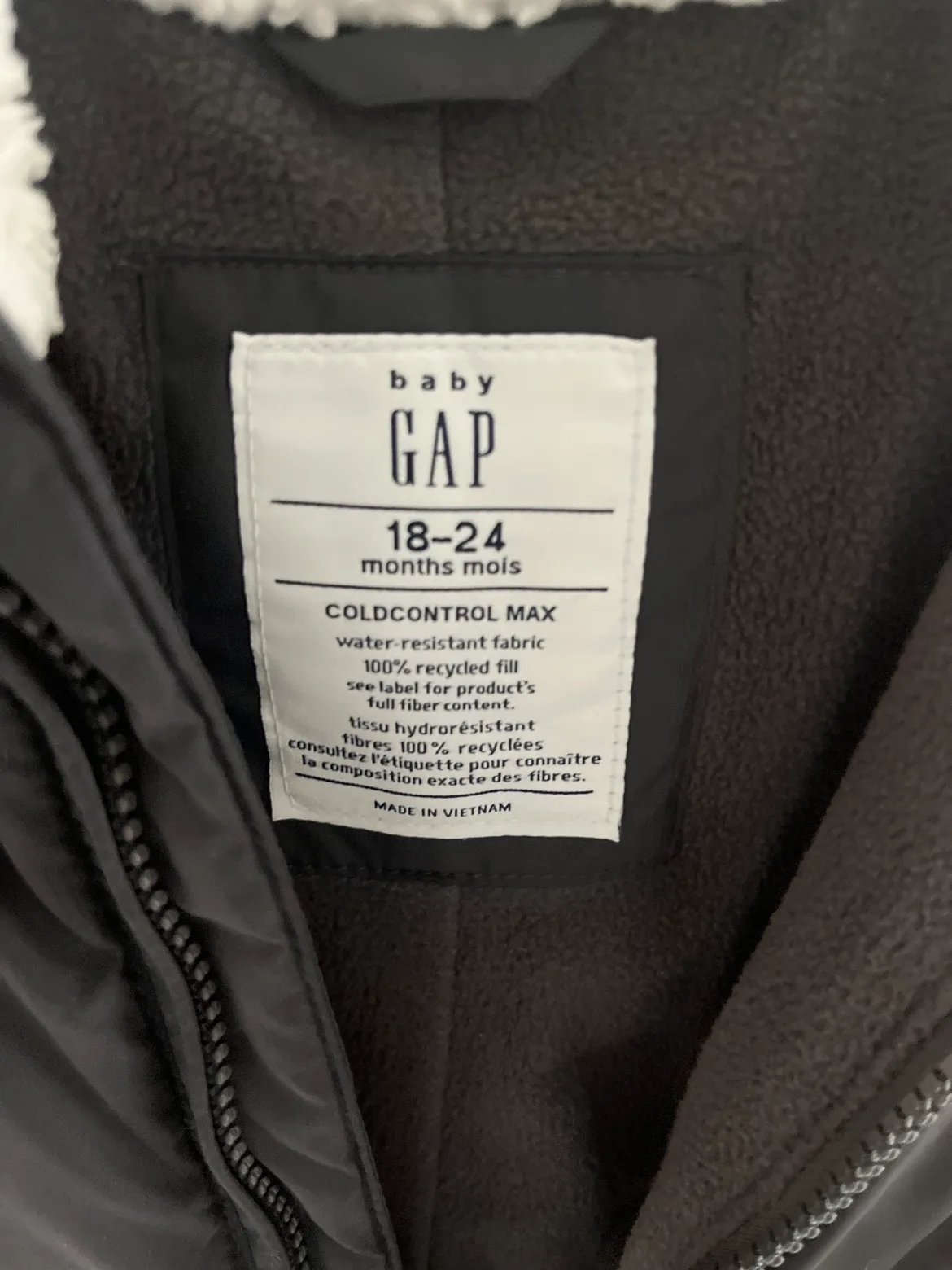 Gap snow suit image indicator(2)