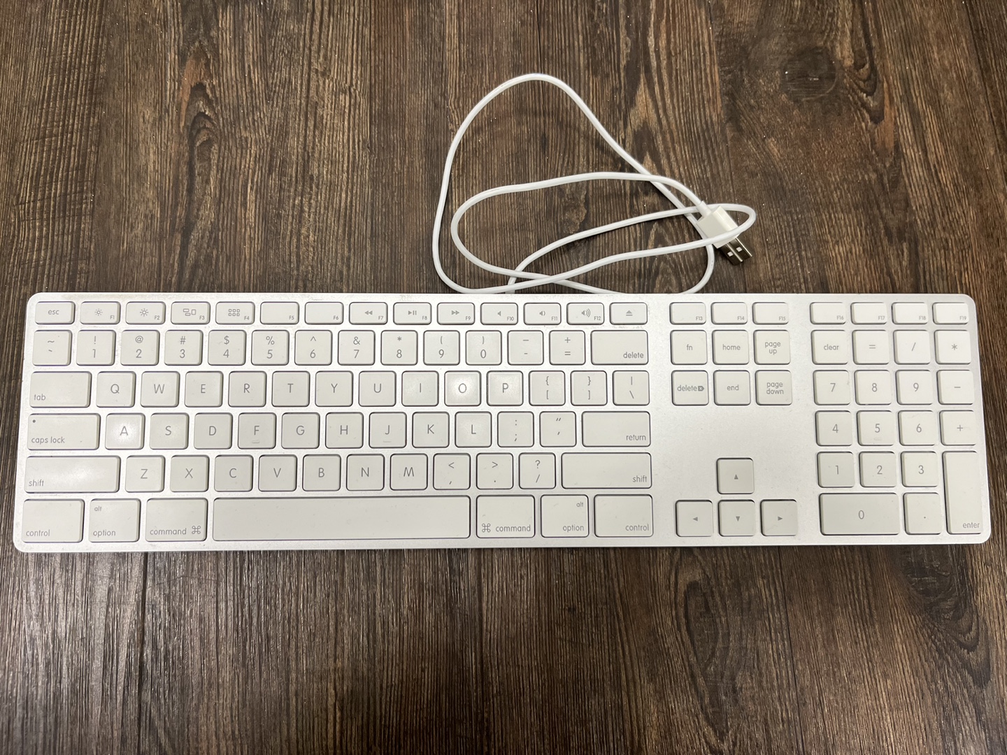 Apple A1243 Aluminium USB Wired Keyboard with Numeric Keypad