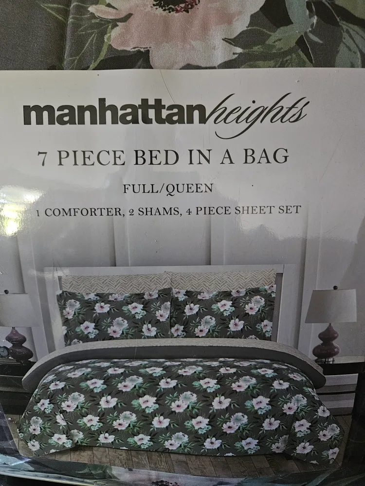 Manhattan Heights 7 Piece Bed in a Bag🩷 thumbnail