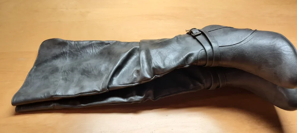 lady's  high boots image indicator(4)