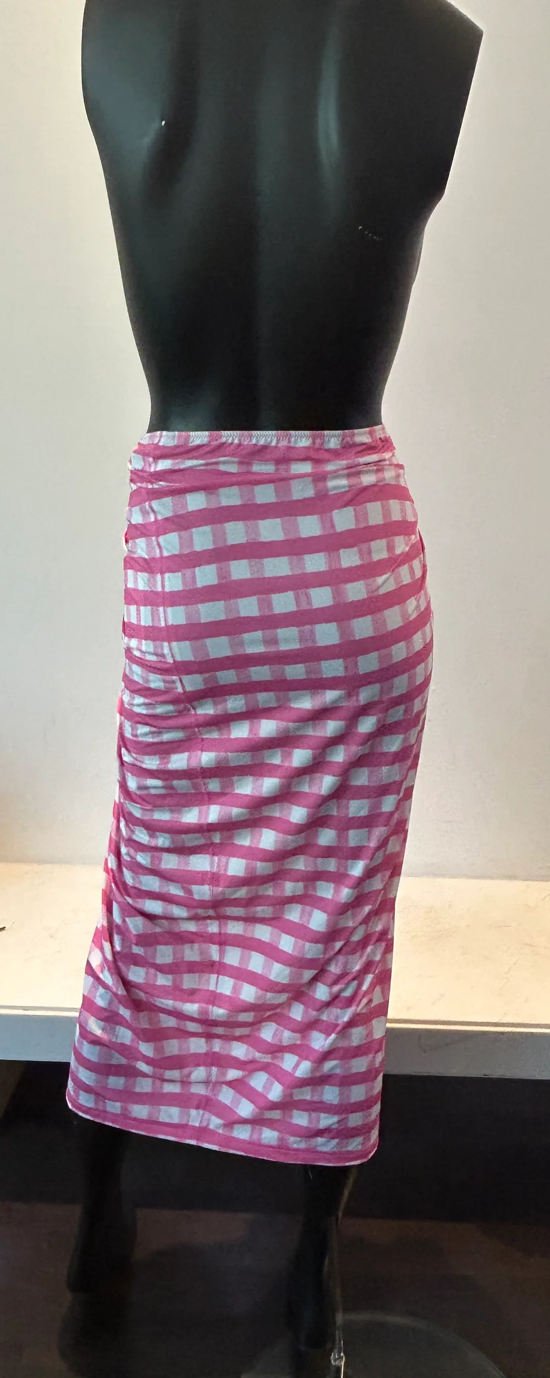 New with tags Jacquemus pink checkered skirt. image indicator(5)
