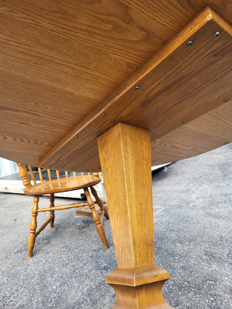 Table and chairs - photo 4