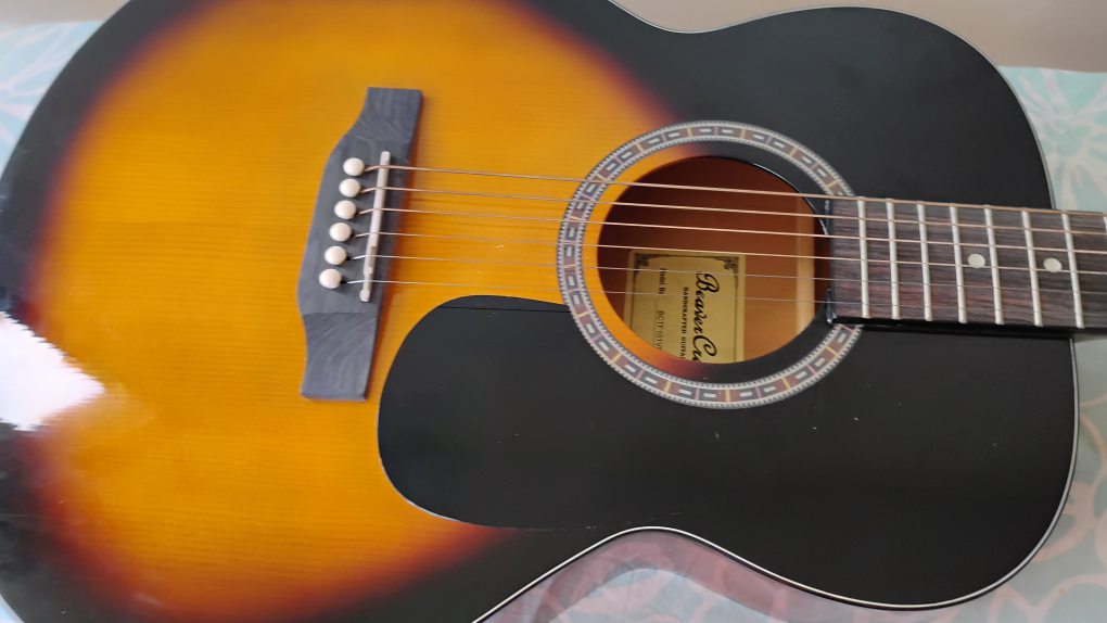 Beaver Creek Acoustic Guitar - photo 2