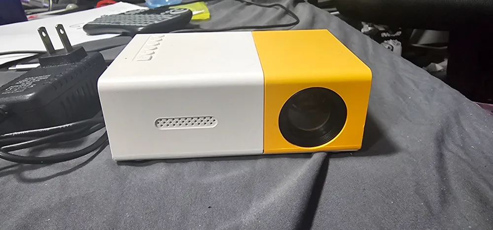 Mini Projector thumbnail