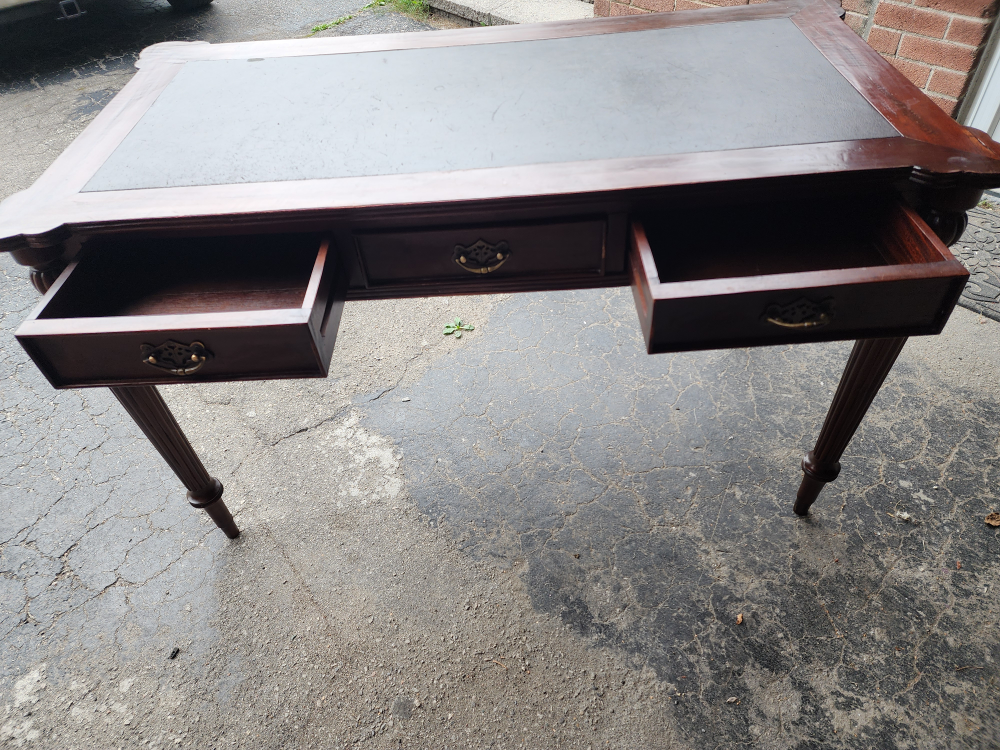 Mahogany Desk - photo 2