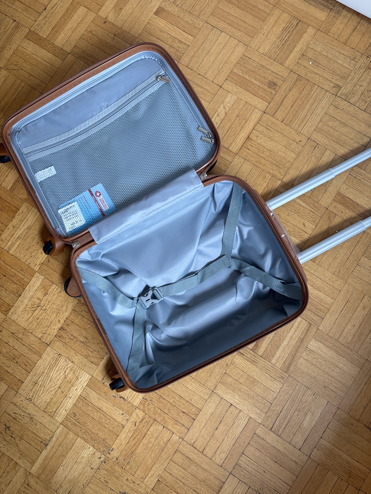 Hard Case 16” Carry-on Suitcase - photo 4
