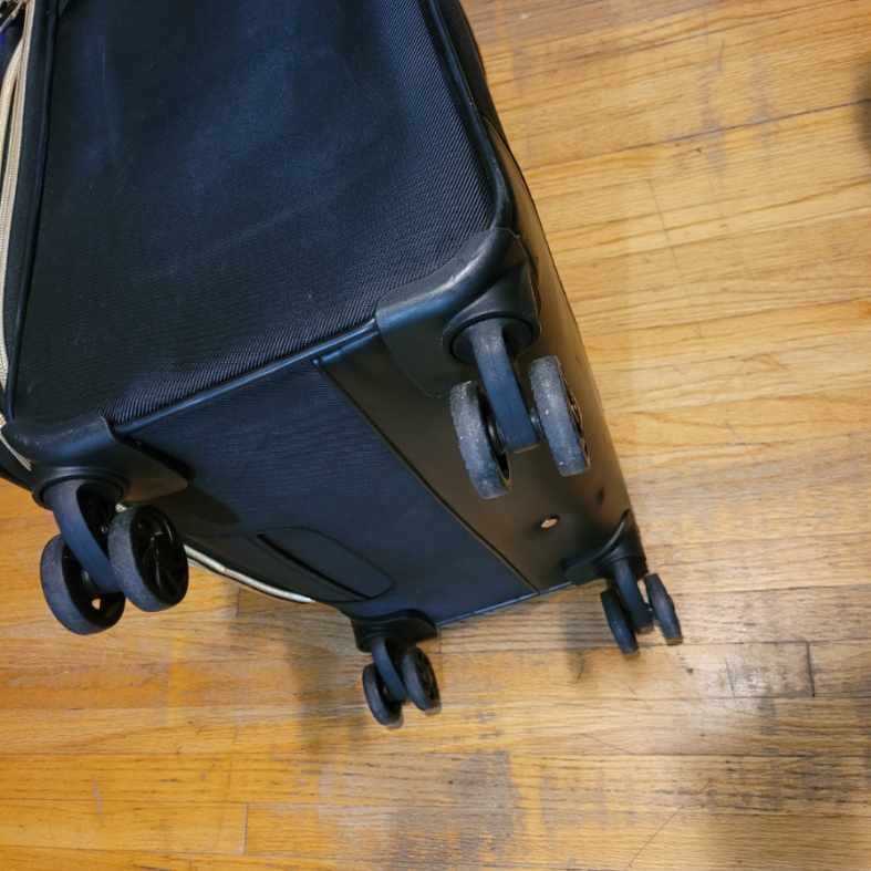 1 Guess suitcase - photo 5