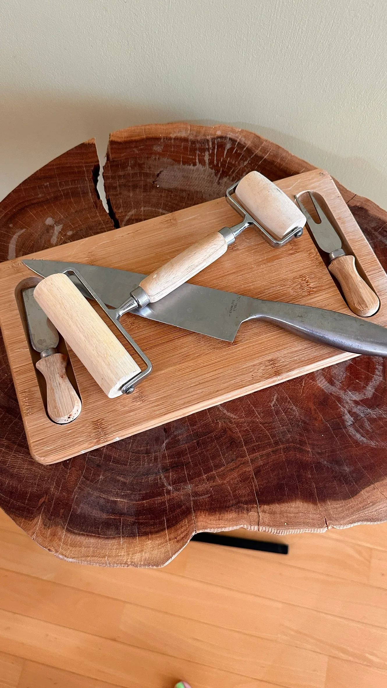 Cheese Board and Utensils Set #freecycle thumbnail