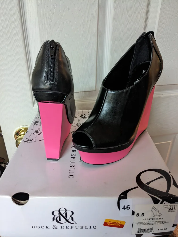 Rock & Republic Black and Pink Wedges image indicator(2)