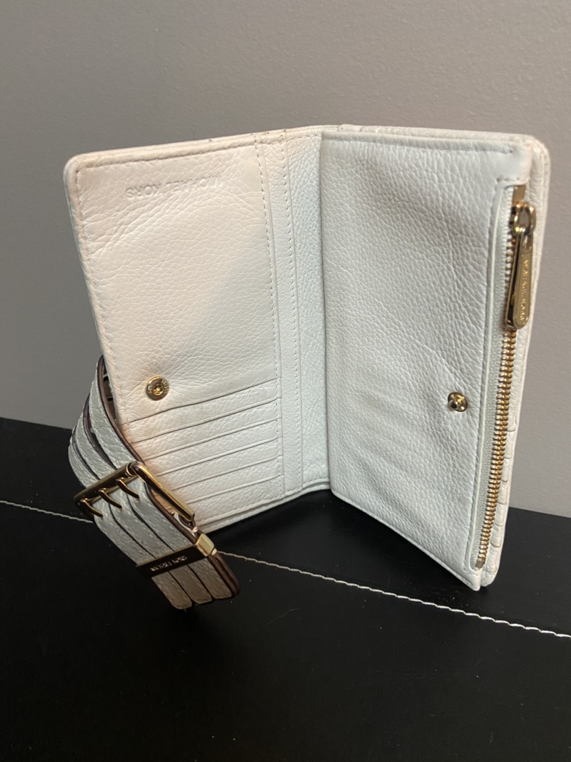Michael Kors Beige Wallet - photo 3