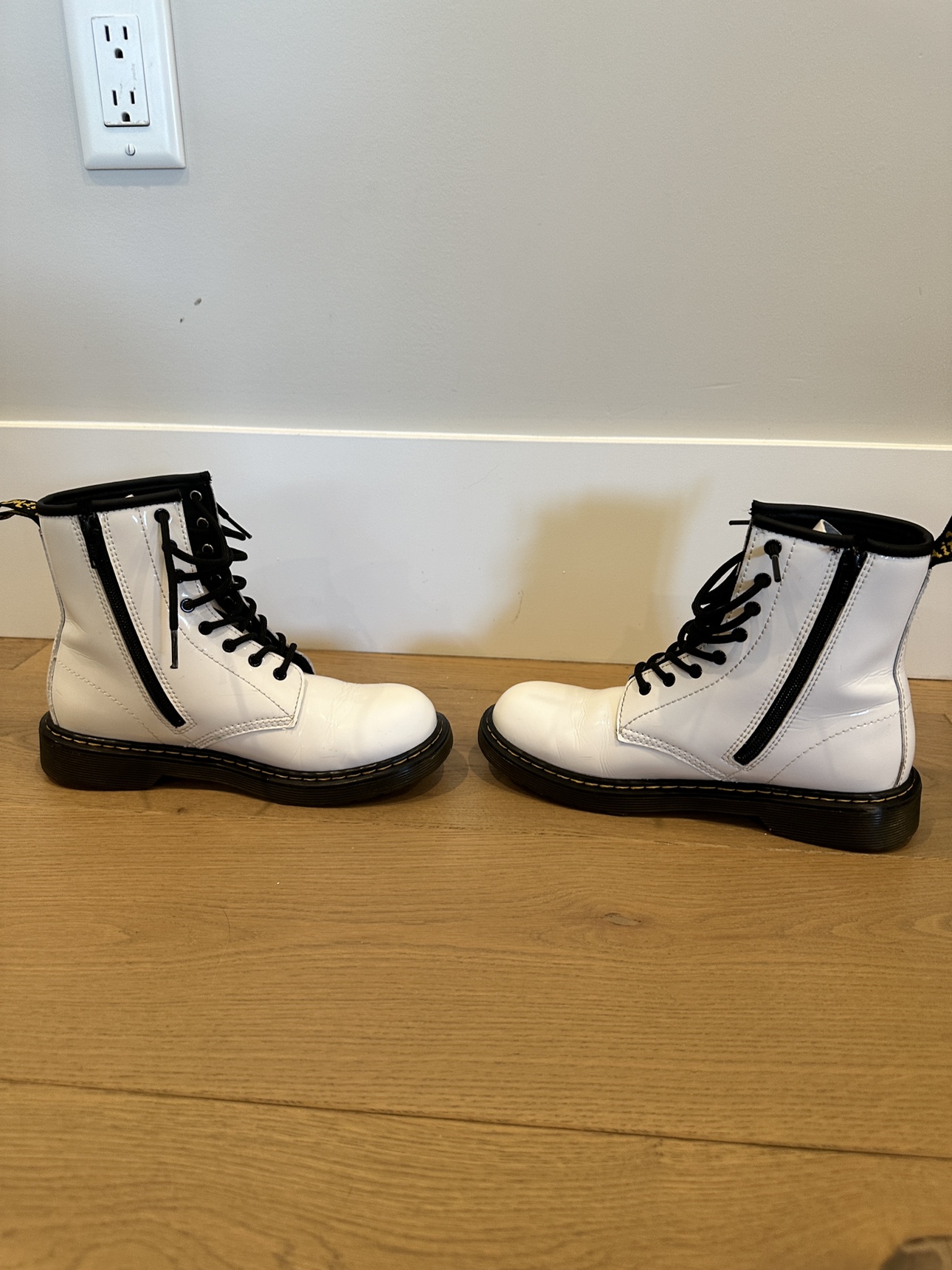Dr. Martens White Patent Leather Boots Air Wair - photo 5