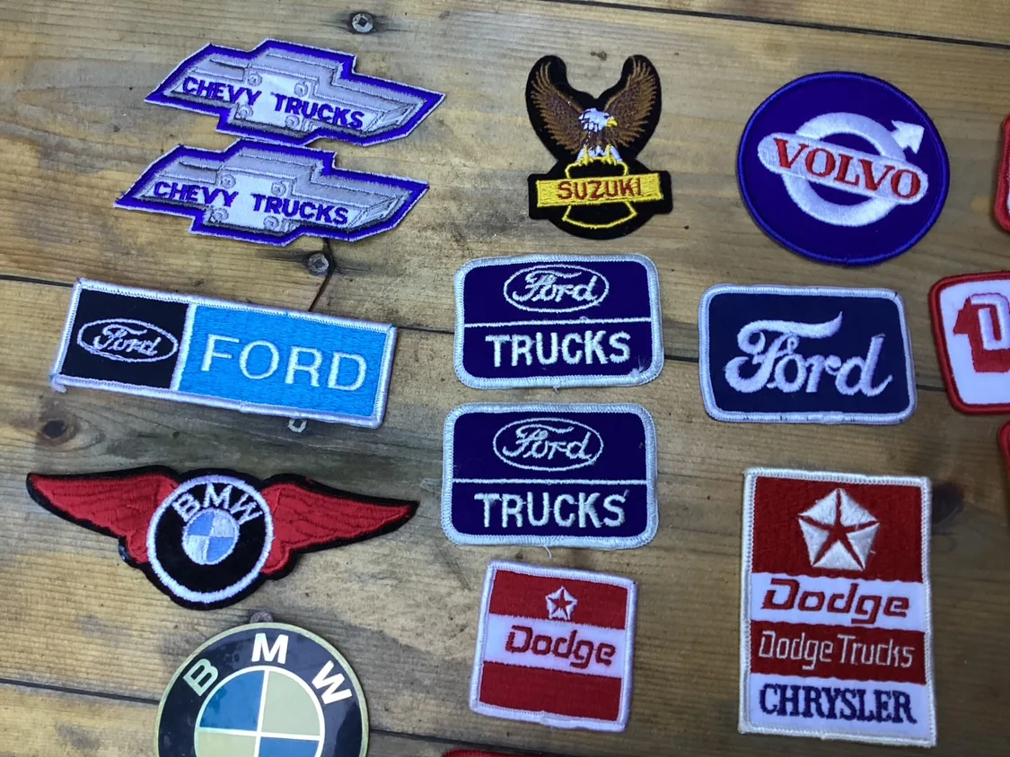 Crests MACK GMC FORD DODGE BMW VOLVO & more image indicator(8)