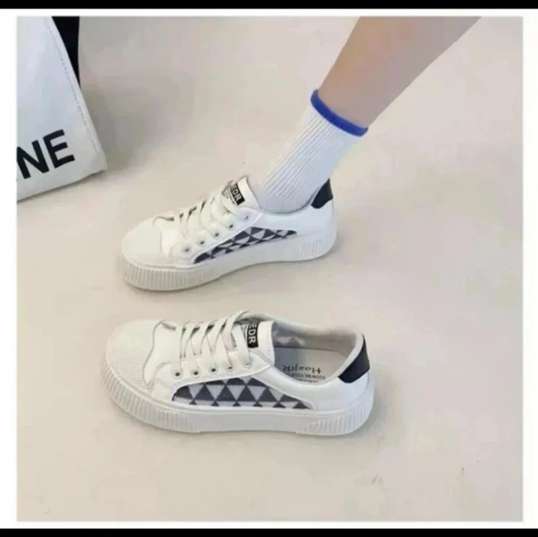 Brand New Women's Checkered Pattern Sneakers - size 8 image indicator(3)