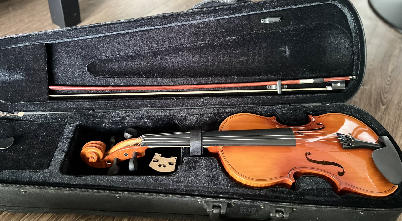 Violin with Case and Bow - photo 5