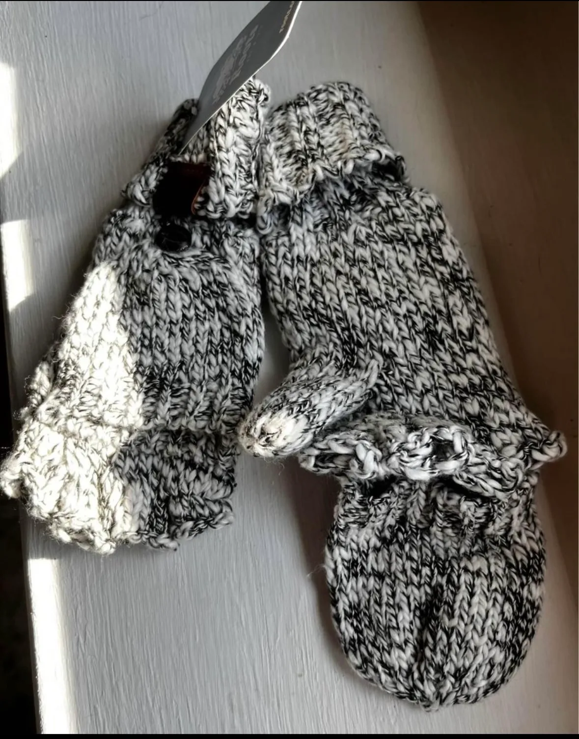 Roots Fingerless mittens image indicator(5)