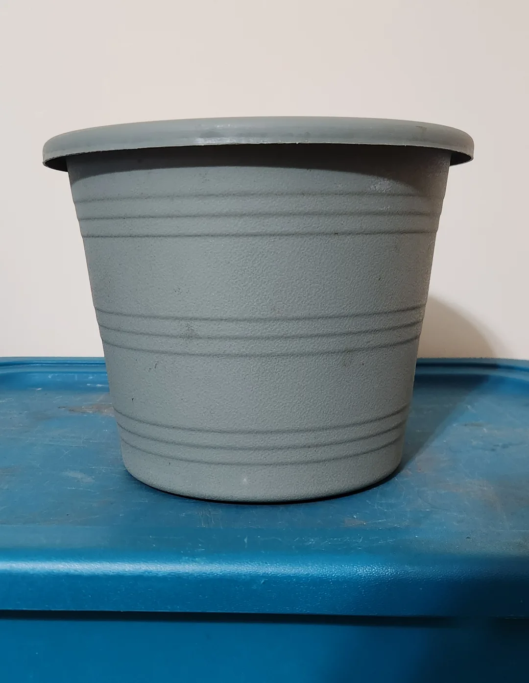 Large plant pot with drainage thumbnail