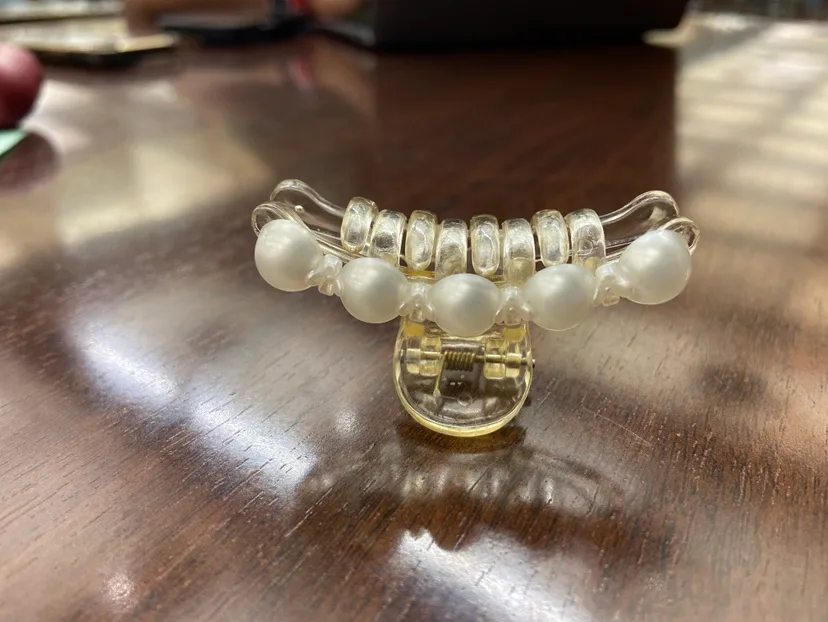 Clear Claw Clip with Pearls 🧡 thumbnail