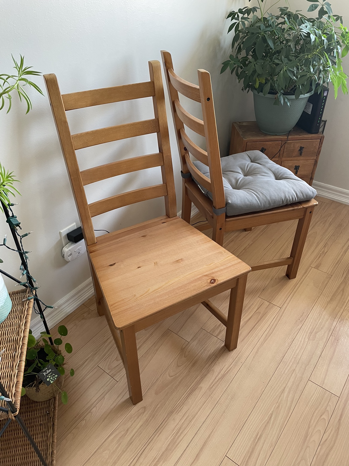 Set of 2 Wooden Dining Chairs - photo 2