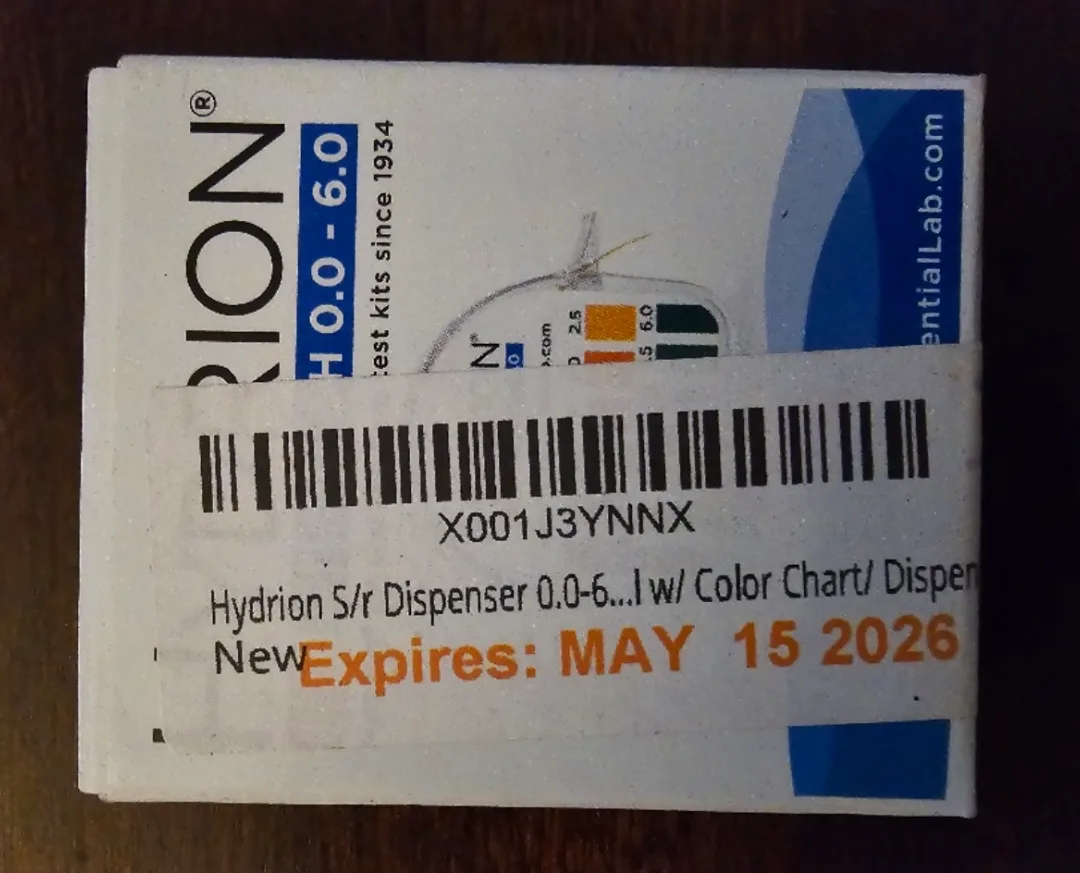 Bundle multiple Nail Polish + lipsticks + shampoo image indicator(4)