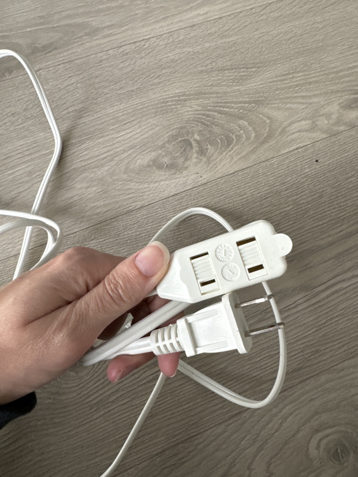Multi-sockets adaptors + extension cable - photo 4
