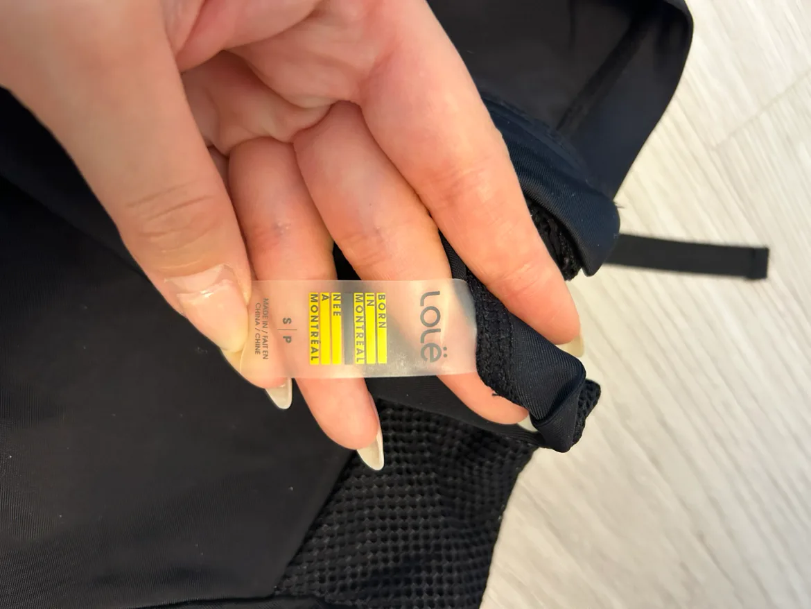 Lolë athletic long sleeve image indicator(2)