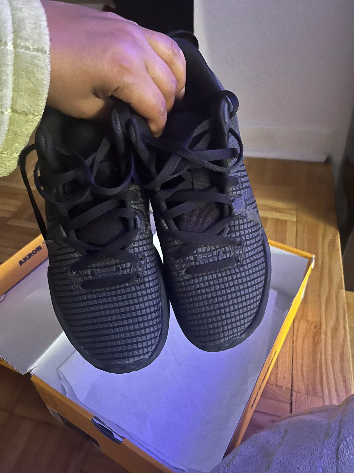 Nike LeBron Witness 5 Basketball Shoes image indicator(3)