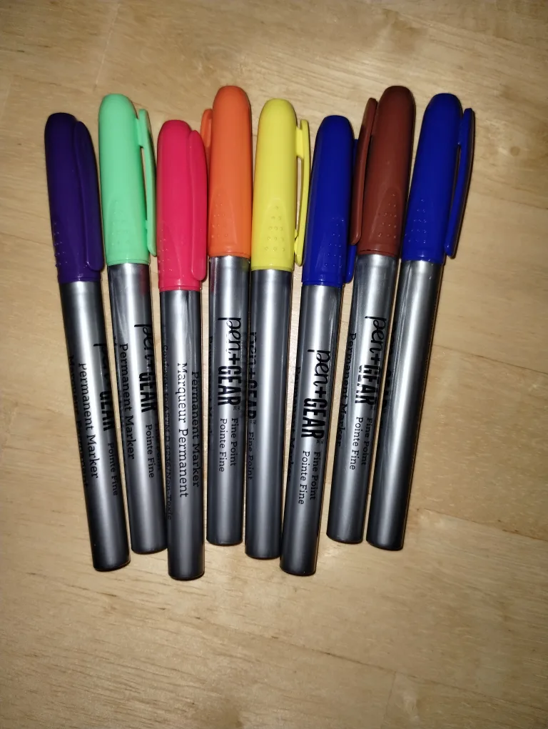 Set of 8 Permanent Markers thumbnail