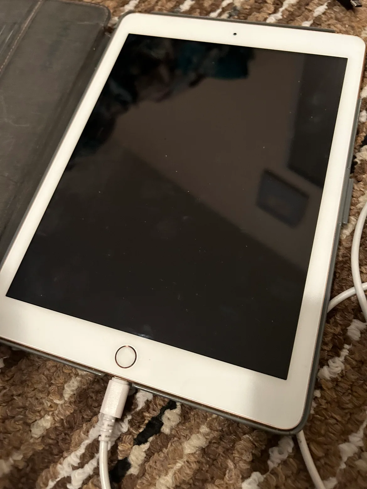 iPad 6th generation. (White) thumbnail