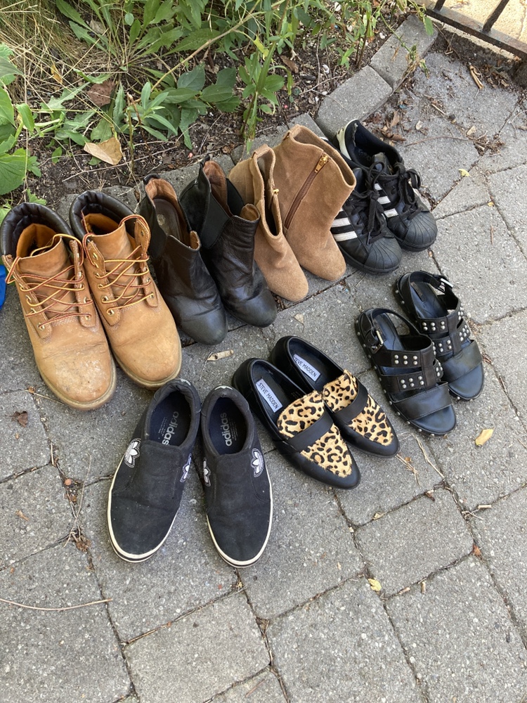 ☀️YARD SALE☀️ - photo 2