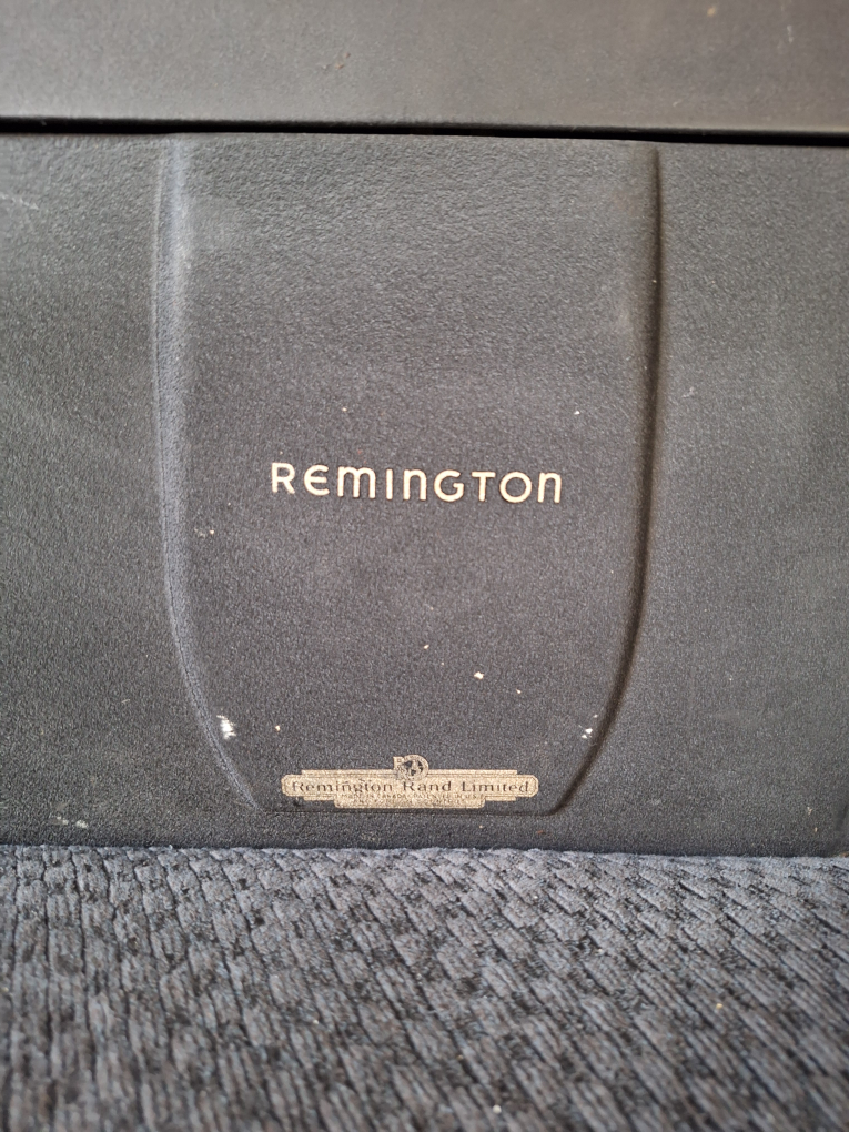 Vintage Remington Rand Typewriter - photo 5